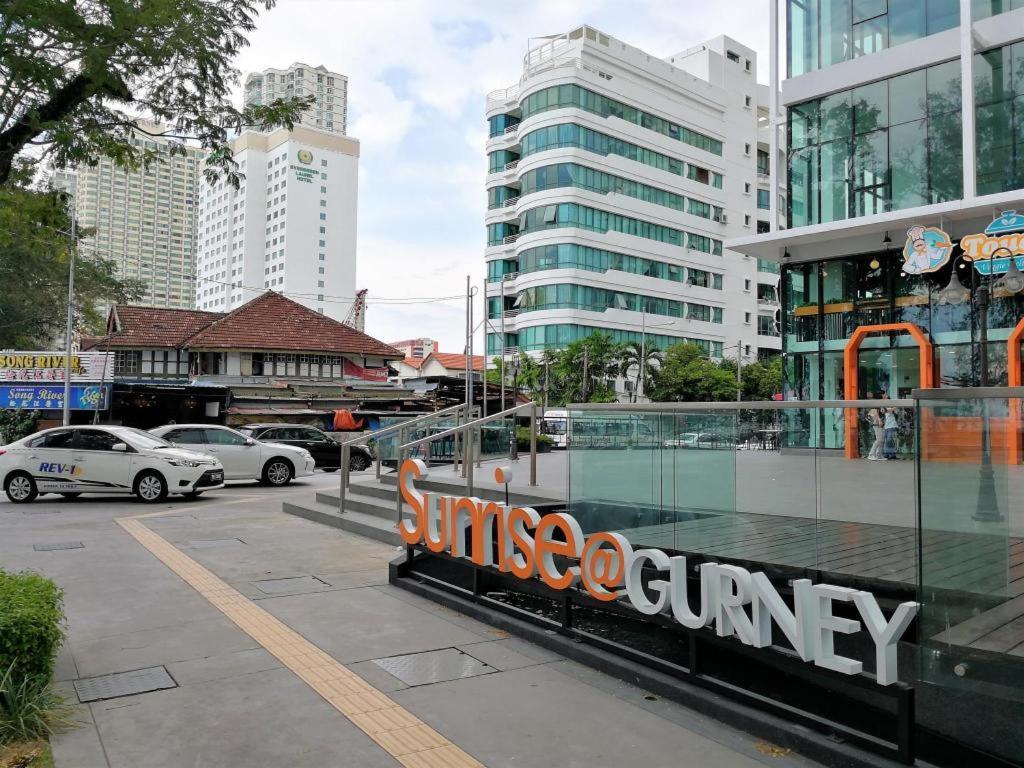 Sunrise Gurney Premium Executive City/Seafront Suite - Penang George Town Buitenkant foto