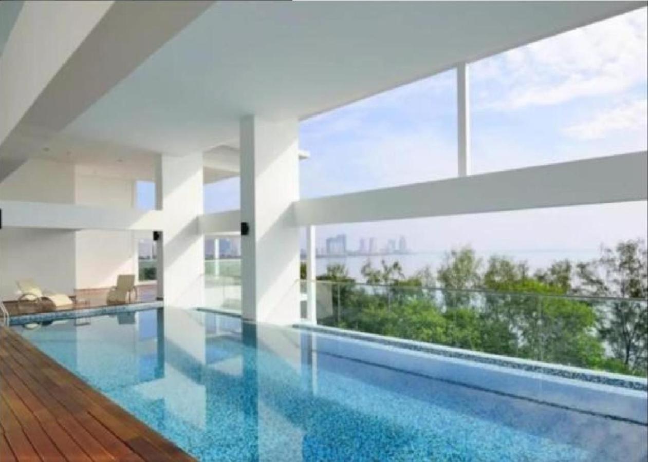 Sunrise Gurney Premium Executive City/Seafront Suite - Penang George Town Buitenkant foto